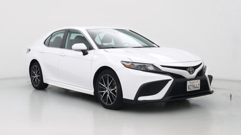 2022 Toyota Camry SE Hero Image