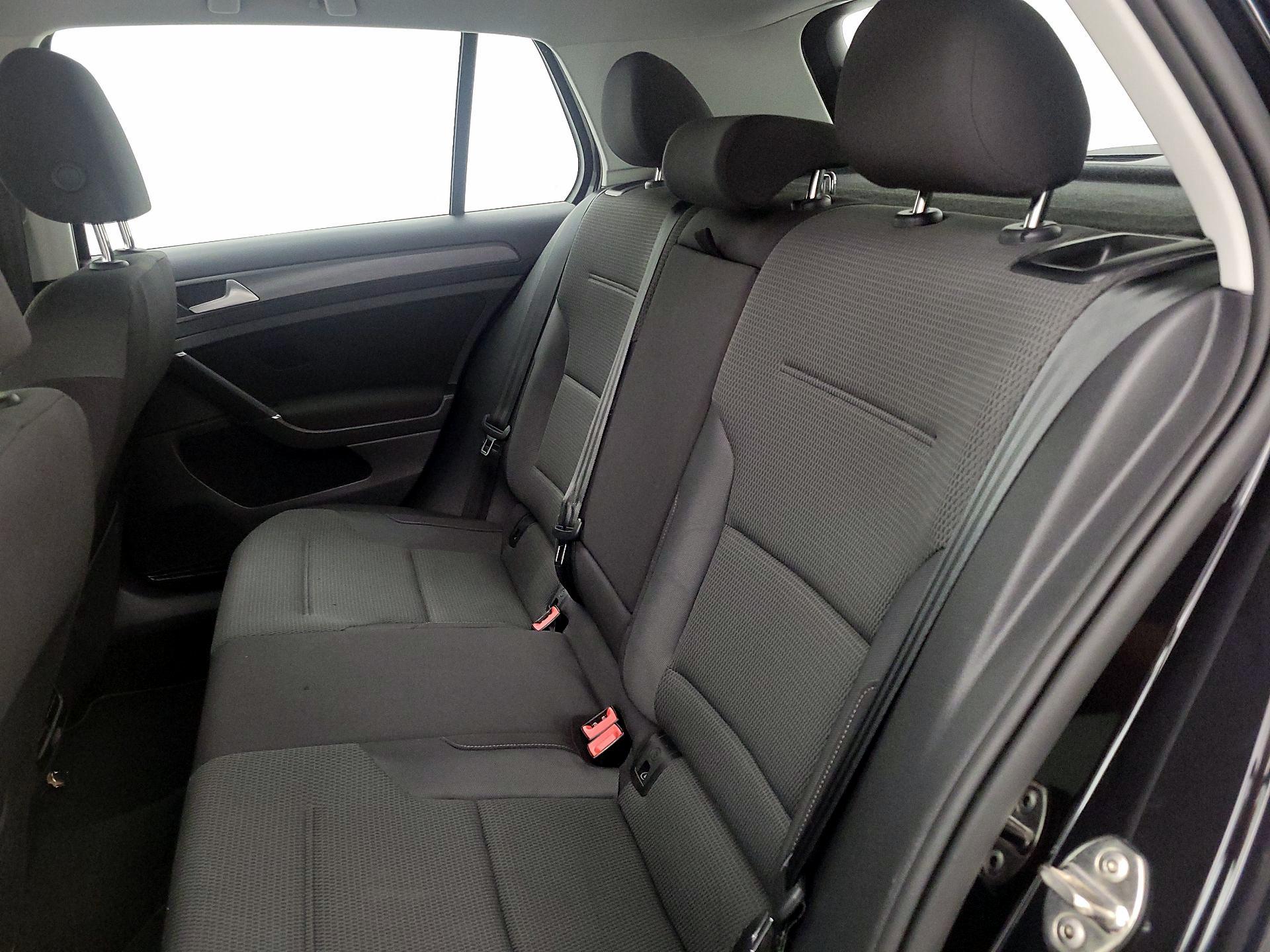 Thumbnail: 2019 Volkswagen e-Golf - 19