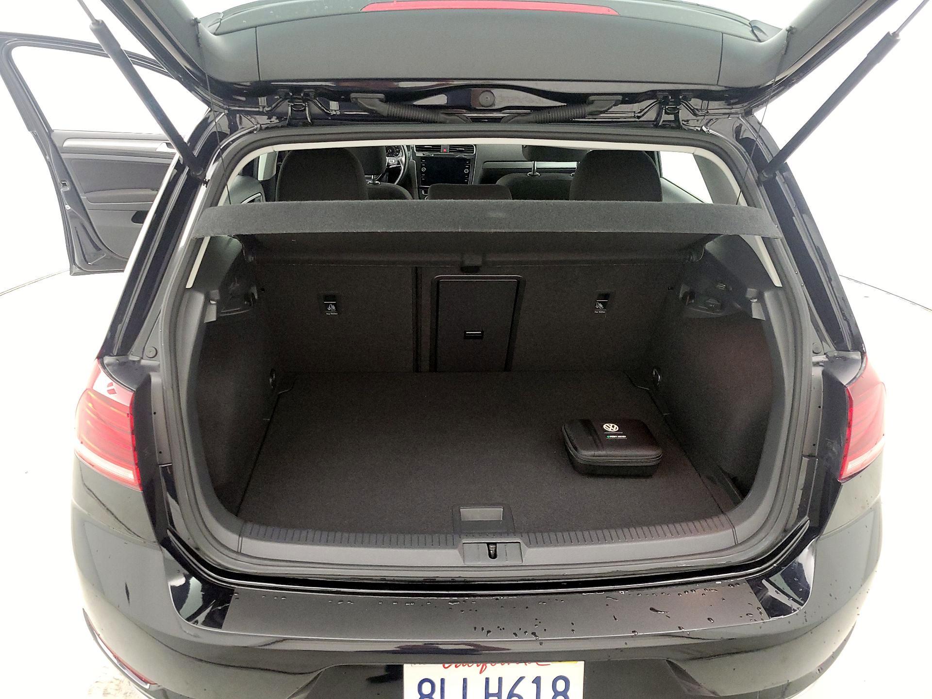 Thumbnail: 2019 Volkswagen e-Golf - 20