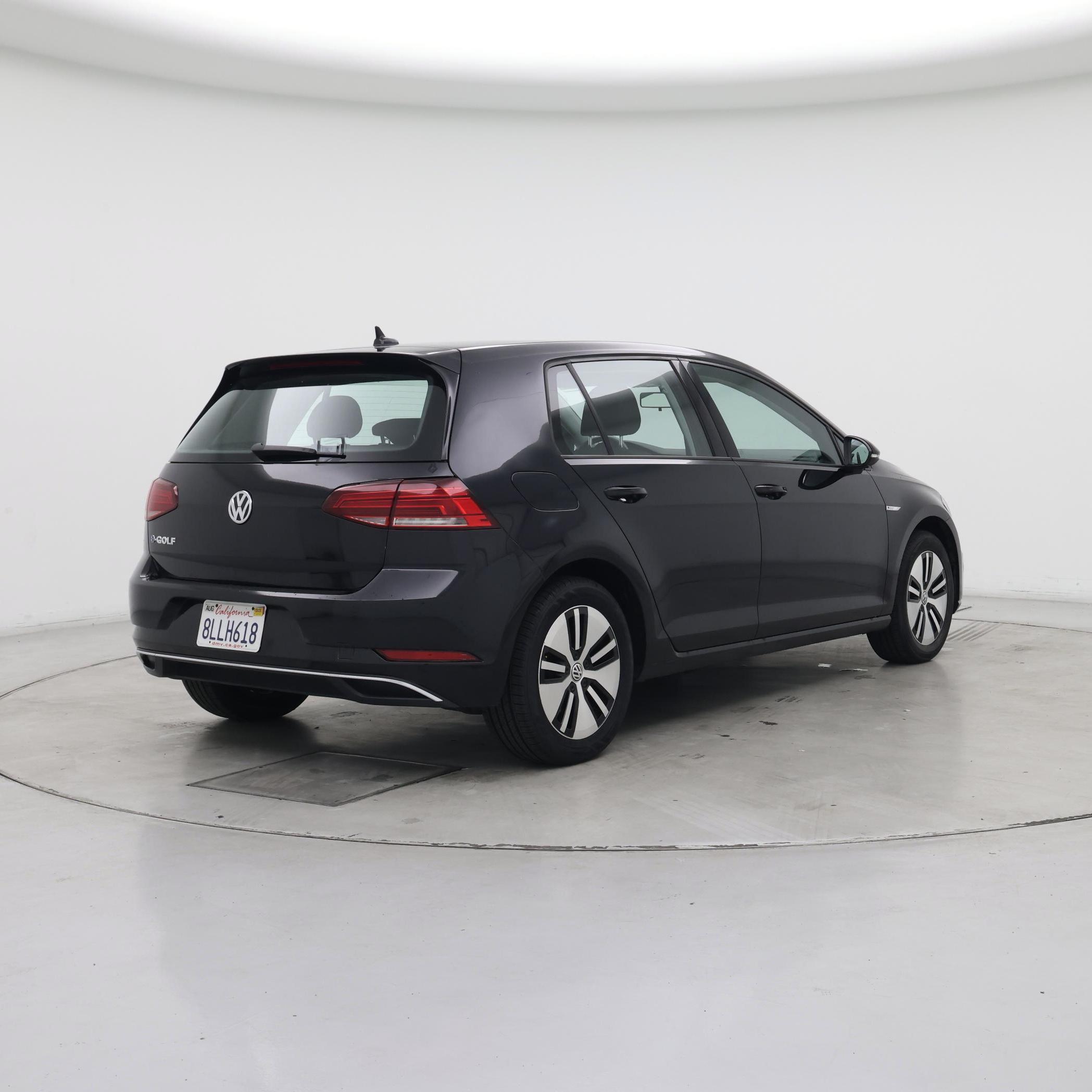 Thumbnail: 2019 Volkswagen e-Golf - 8