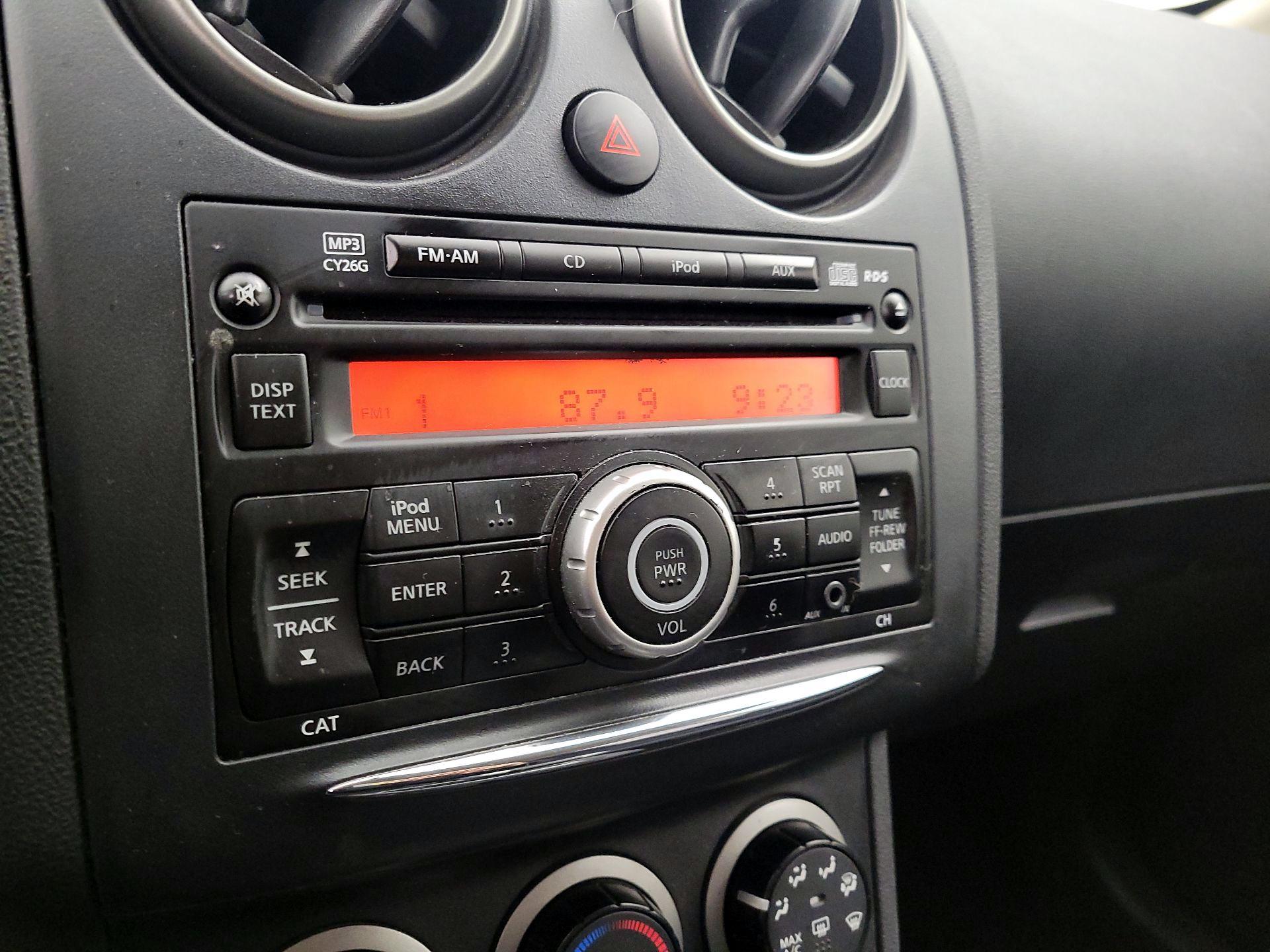 Thumbnail: 2015 Nissan Rogue - 14