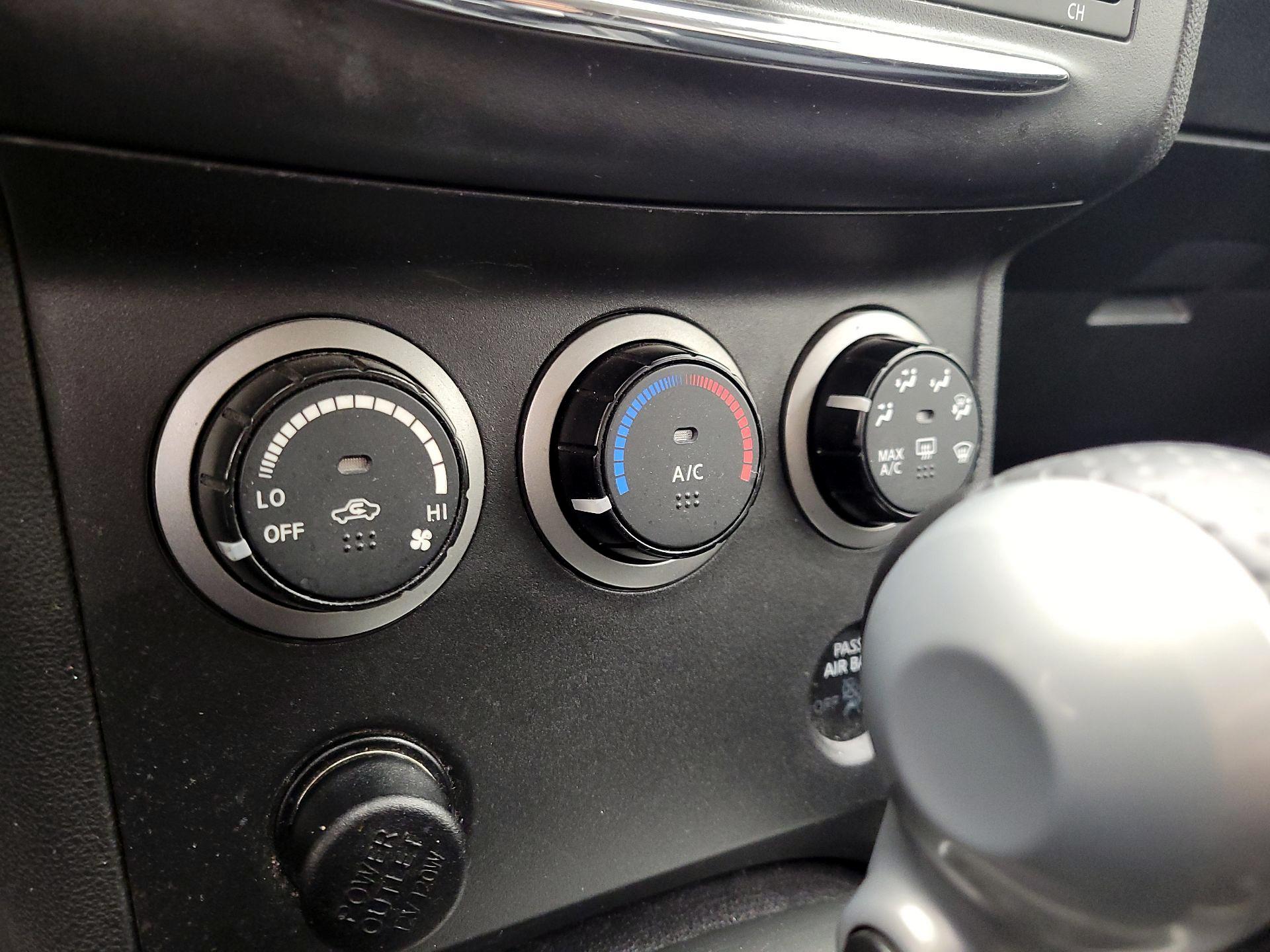 Thumbnail: 2015 Nissan Rogue - 15