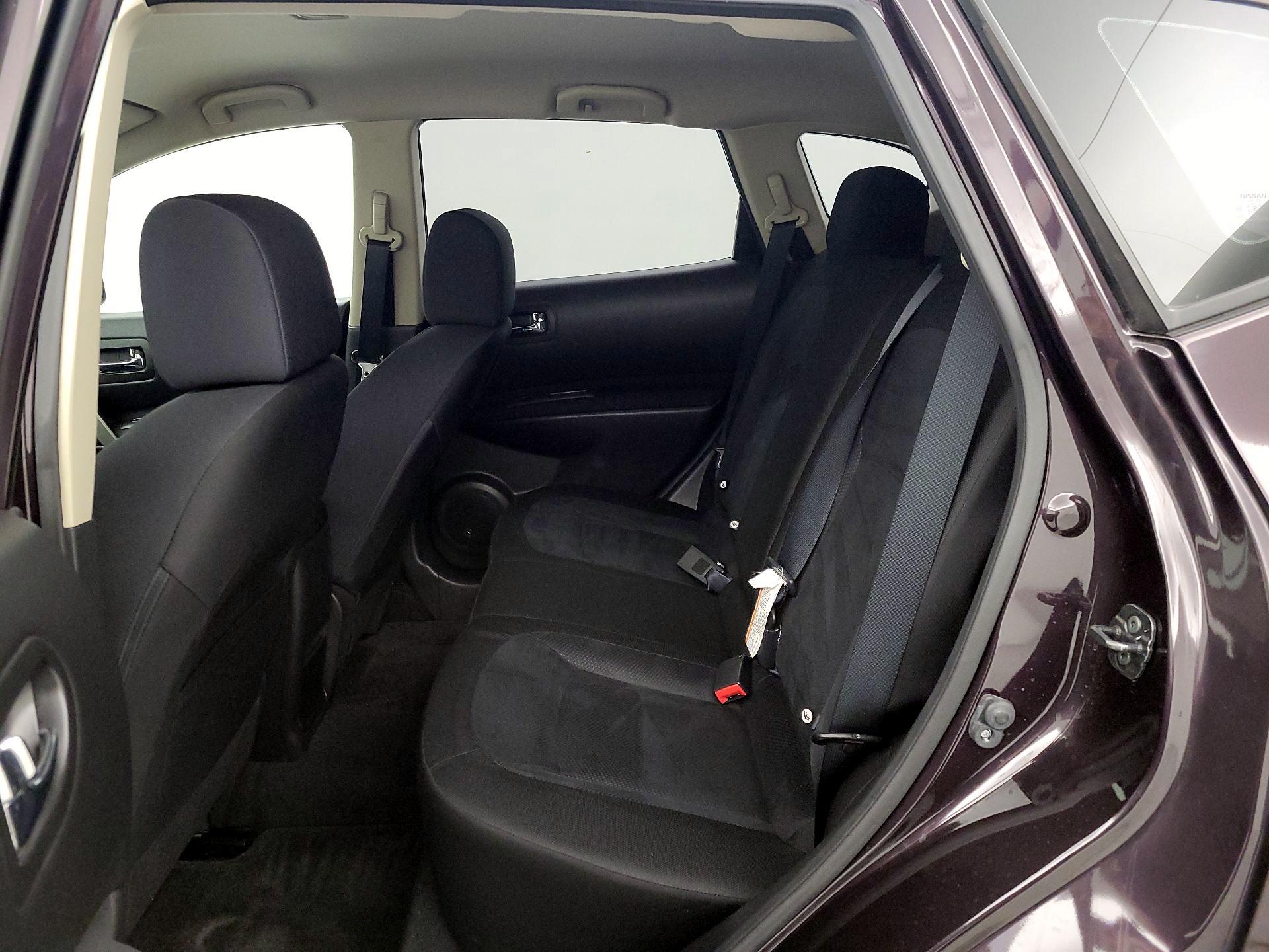 Thumbnail: 2015 Nissan Rogue - 17