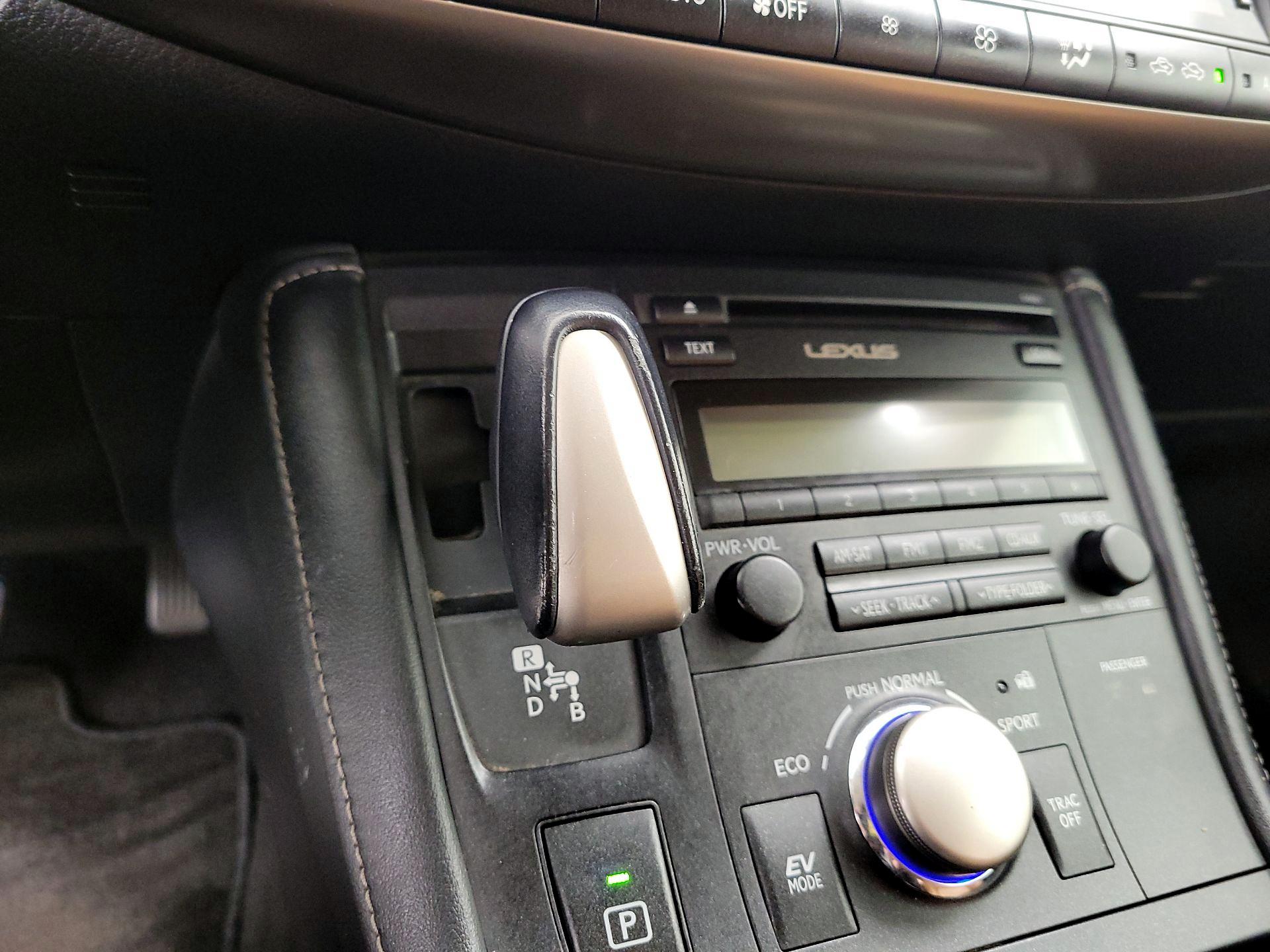 Thumbnail: 2015 Lexus CT - 15