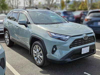 2022 Toyota RAV4 XLE Premium -
                Burbank, CA