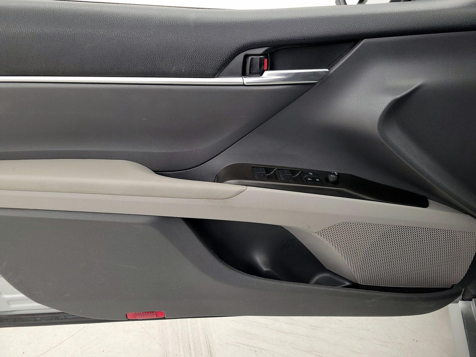 Thumbnail: 2022 Toyota Camry - 12