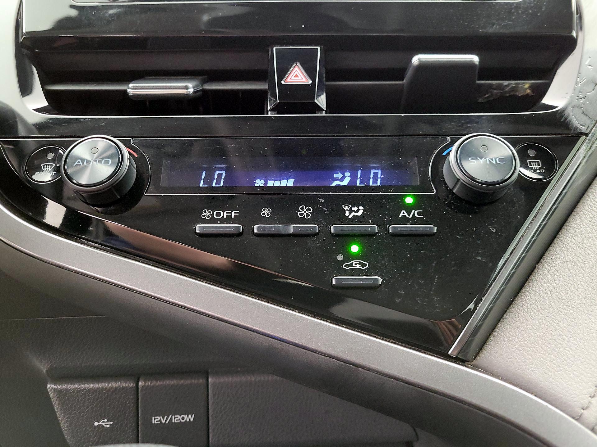 Thumbnail: 2022 Toyota Camry - 16