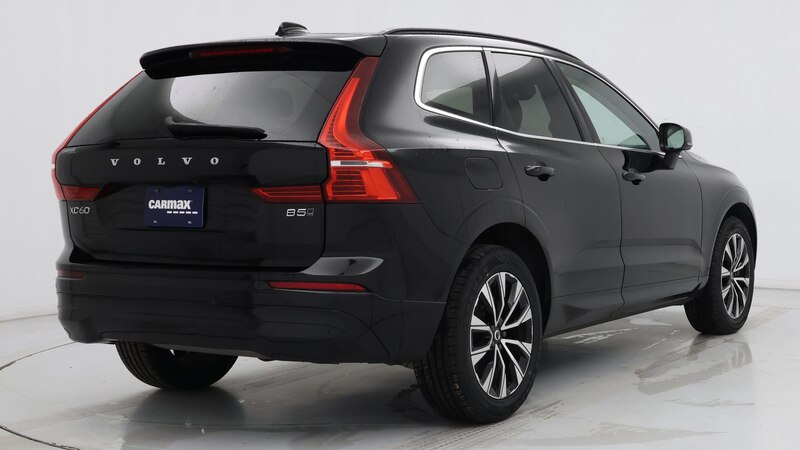 2023 Volvo XC60 B5 Core 8