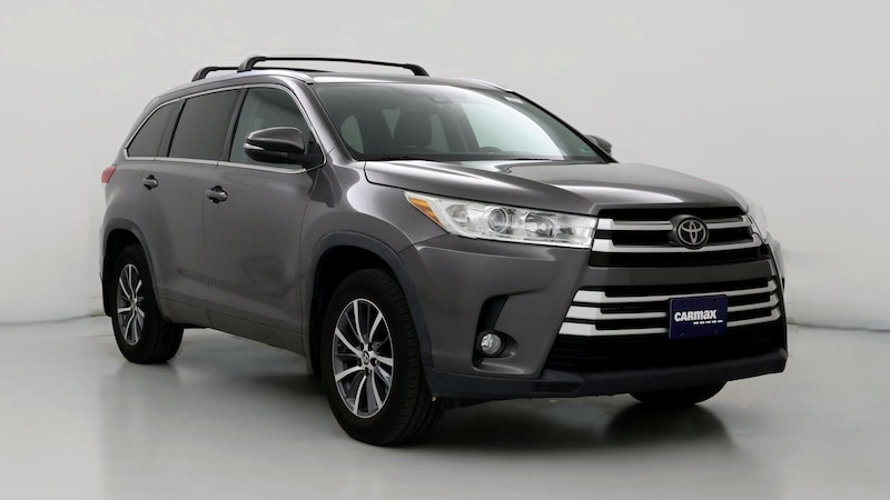 2017 Toyota Highlander XLE Hero Image