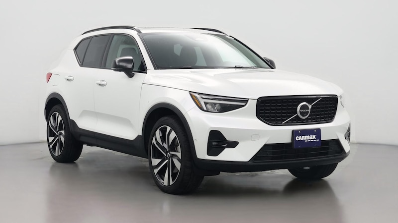 2023 Volvo XC40 B5 Plus Hero Image