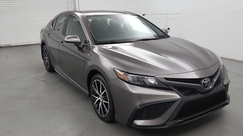 2021 Toyota Camry SE Hero Image