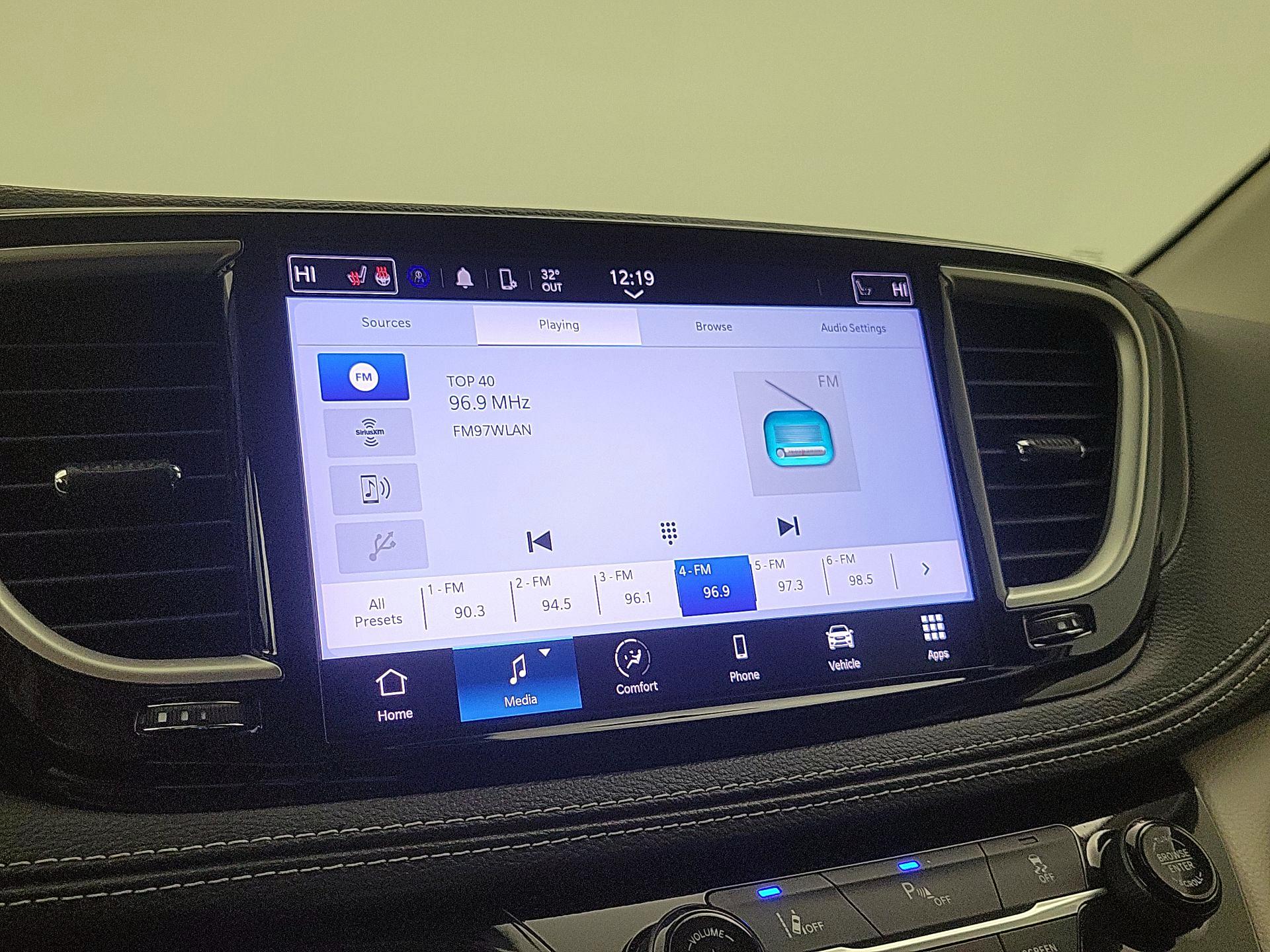 Thumbnail: 2023 Chrysler Pacifica - 15