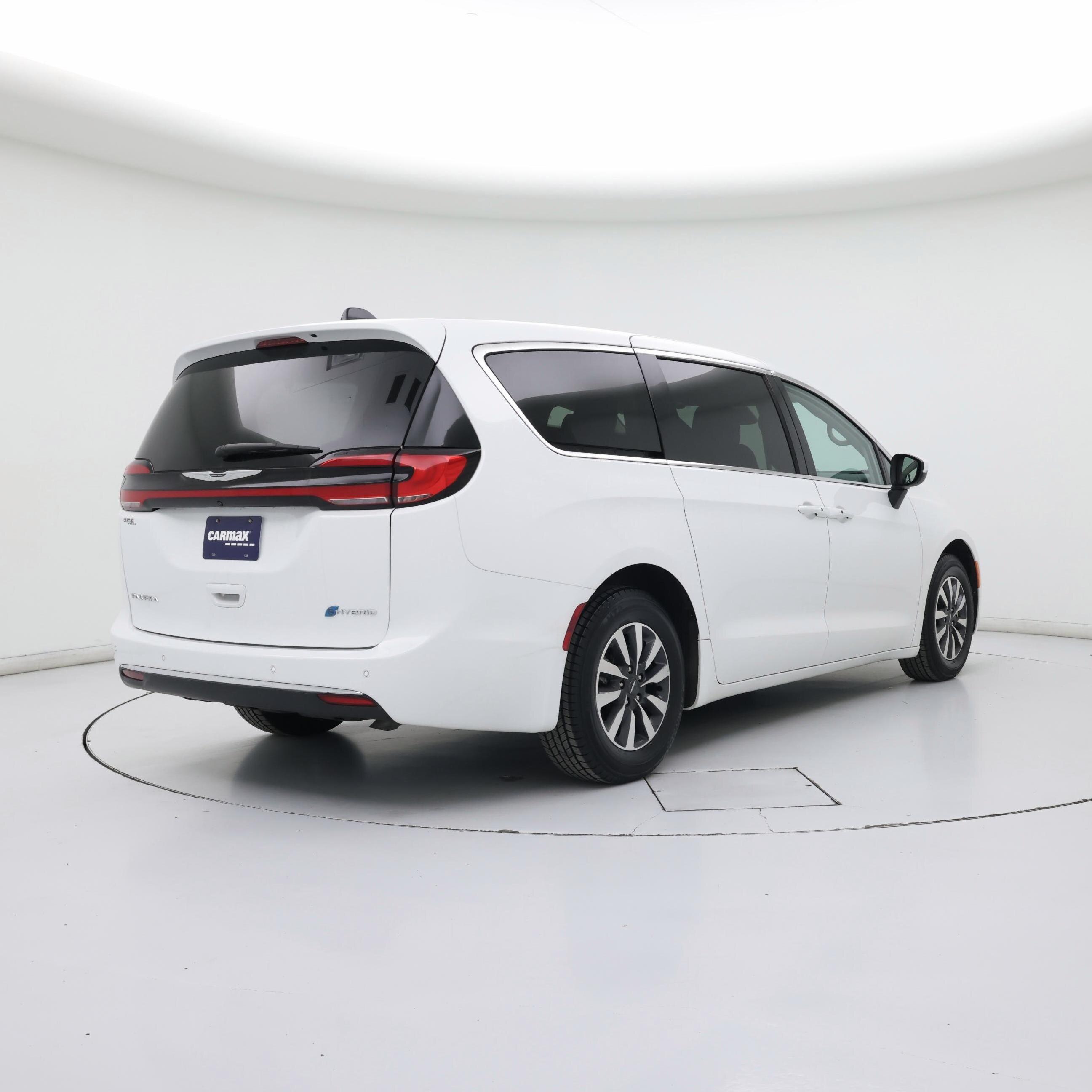 Thumbnail: 2023 Chrysler Pacifica - 8