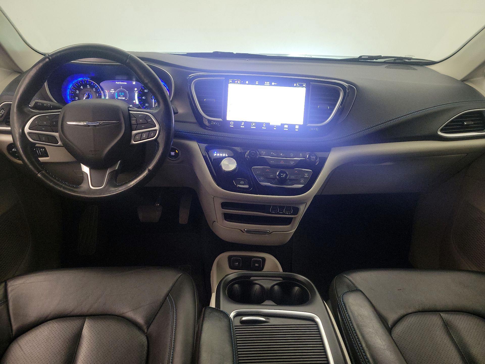 Thumbnail: 2021 Chrysler Pacifica - 9