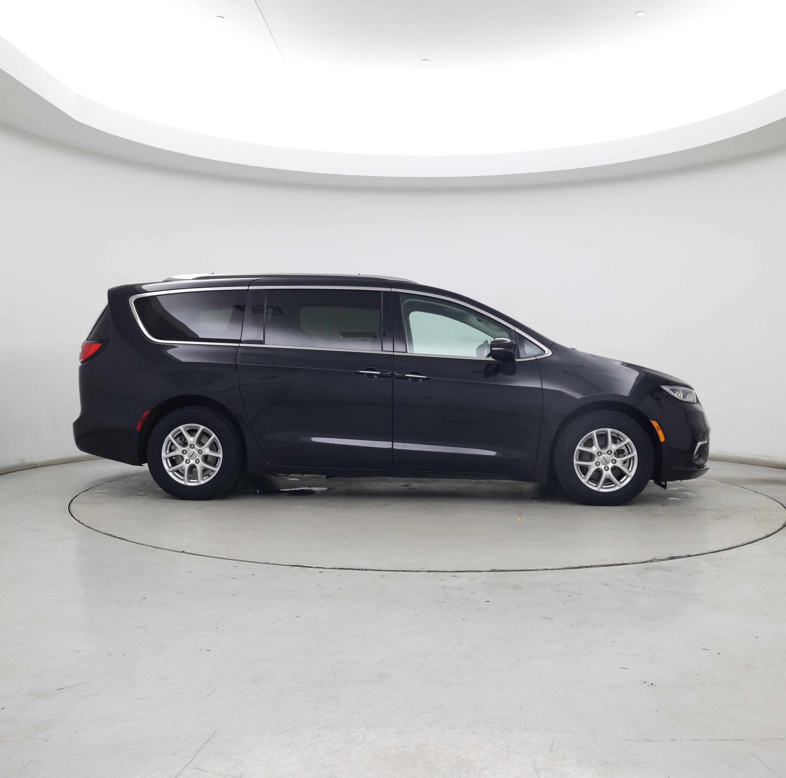 Thumbnail: 2021 Chrysler Pacifica - 7