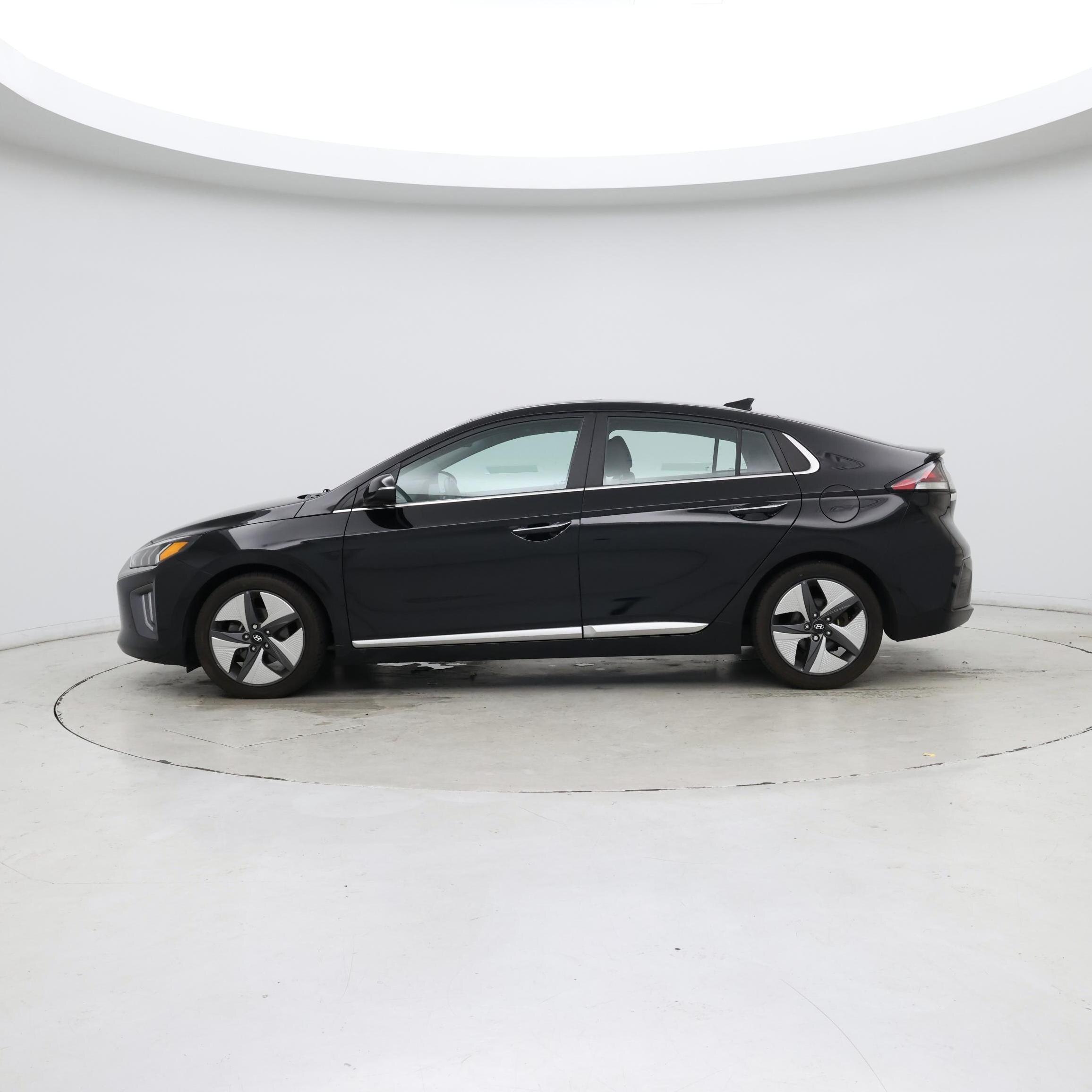Thumbnail: 2022 Hyundai Ioniq - 3