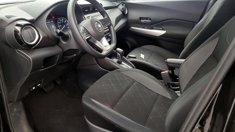 2020 Nissan Kicks SV 11