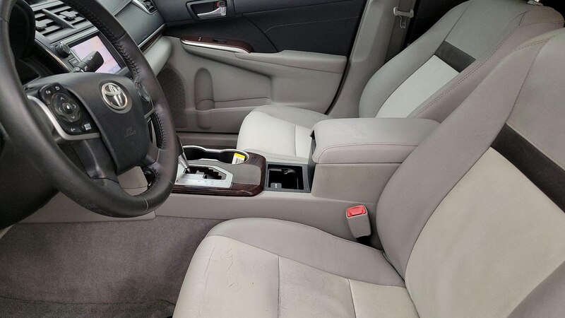 2013 Toyota Camry XLE 11