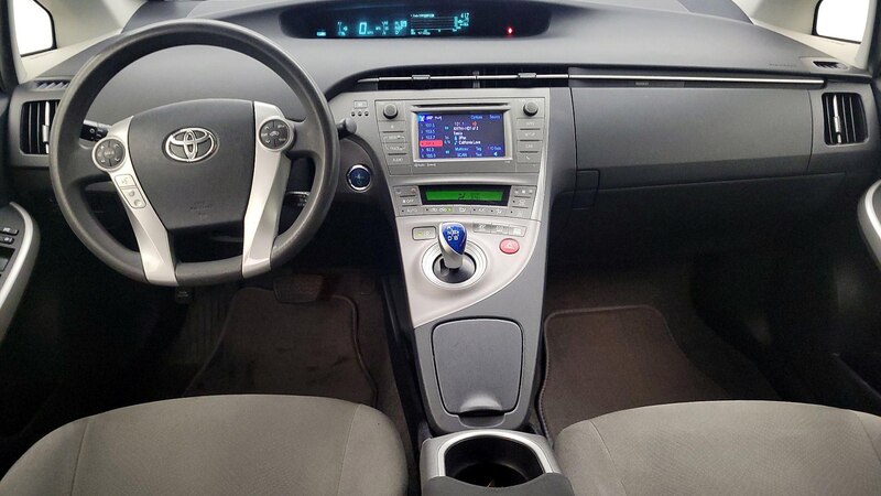 2015 Toyota Prius Three 9