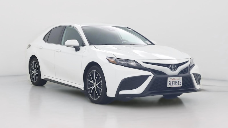 2024 Toyota Camry SE Hero Image