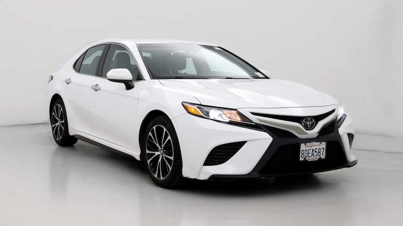 2018 Toyota Camry SE Hero Image