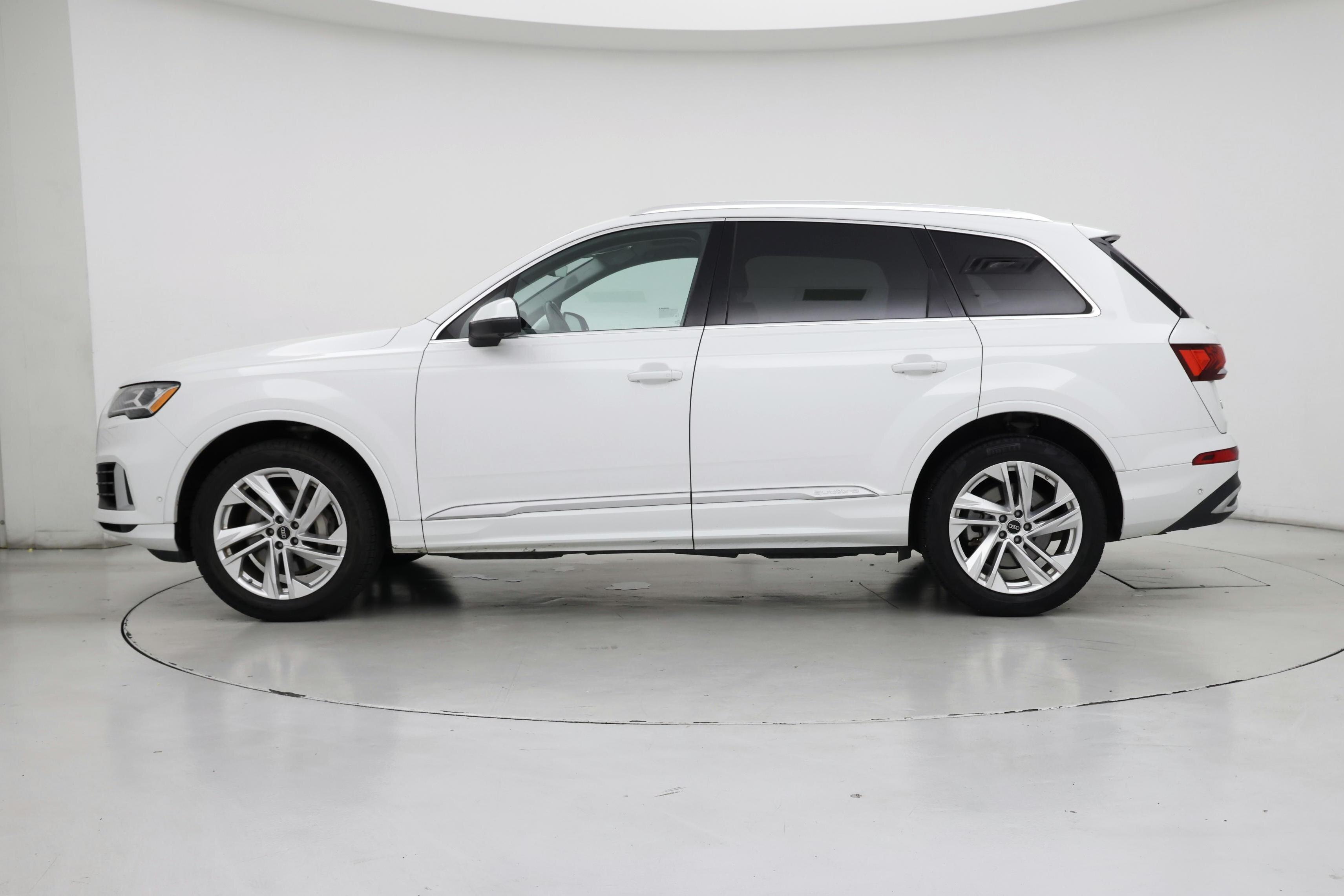 Thumbnail: 2023 Audi Q7 - 3