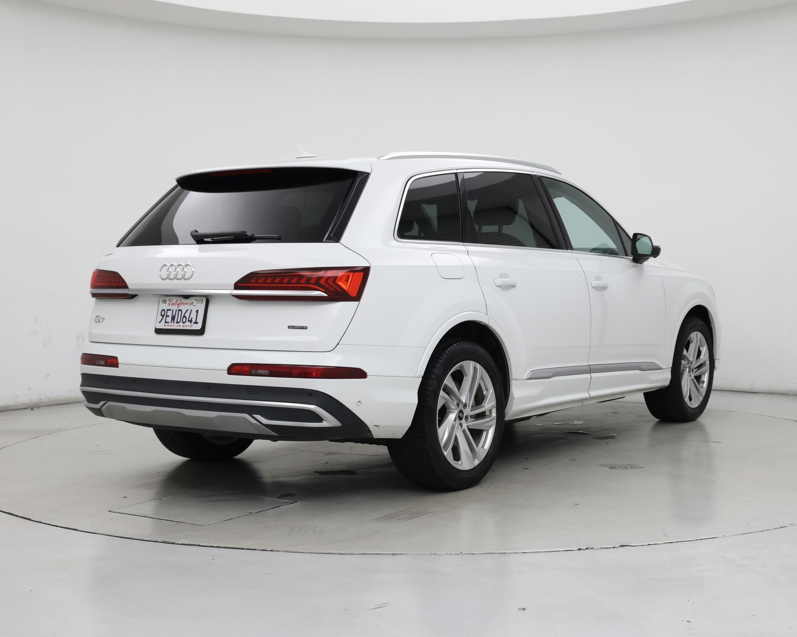 Thumbnail: 2023 Audi Q7 - 8