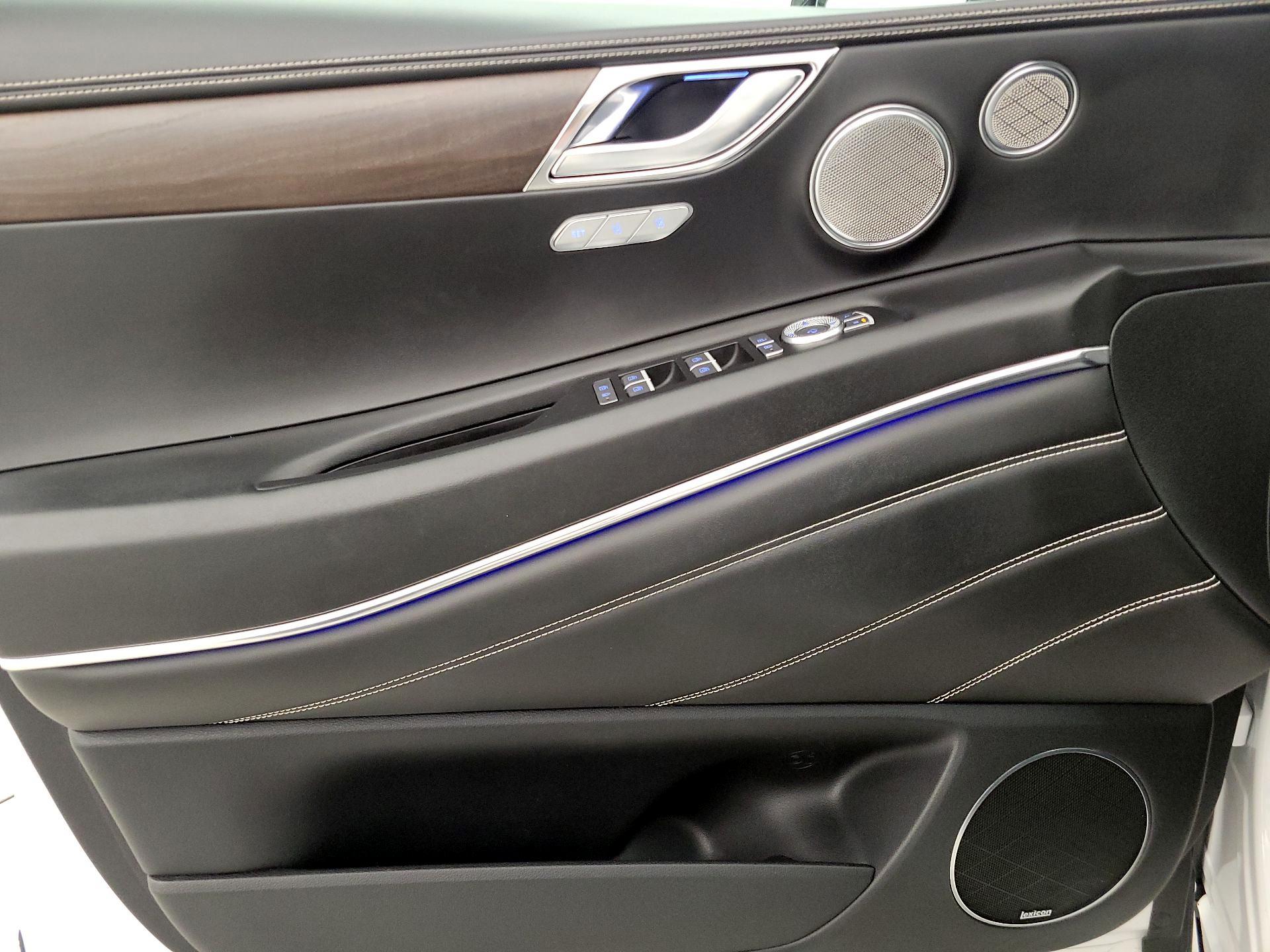 Thumbnail: 2023 Genesis GV80 - 12