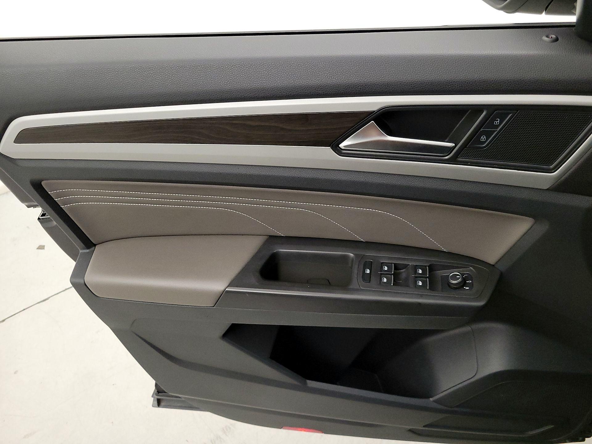 Thumbnail: 2022 Volkswagen Atlas - 12