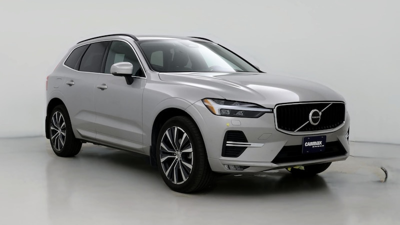 2022 Volvo XC60 B5 Momentum Hero Image