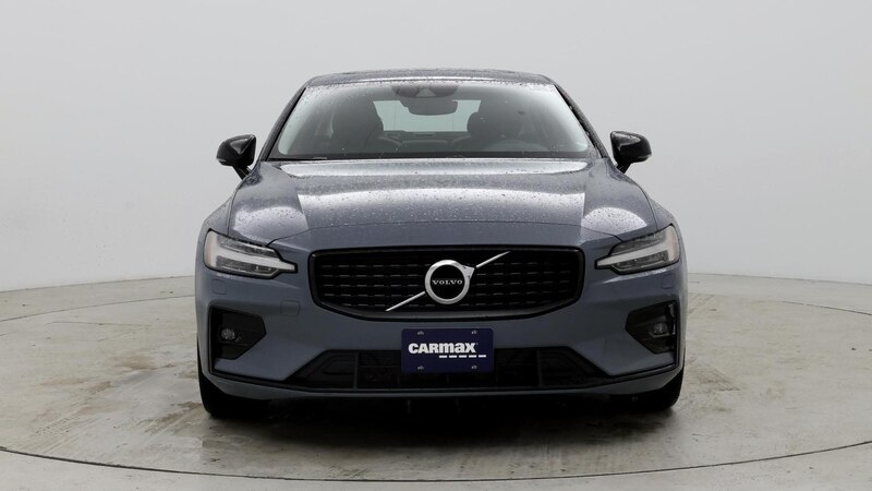 2022 Volvo S60 B5 Momentum 5