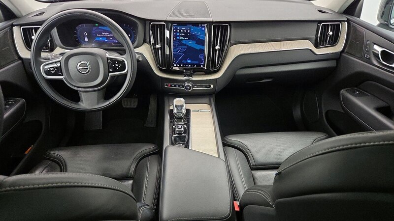 2022 Volvo XC60 B6 Inscription 9