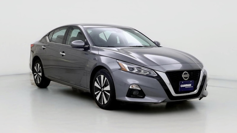 2022 Nissan Altima SL Hero Image