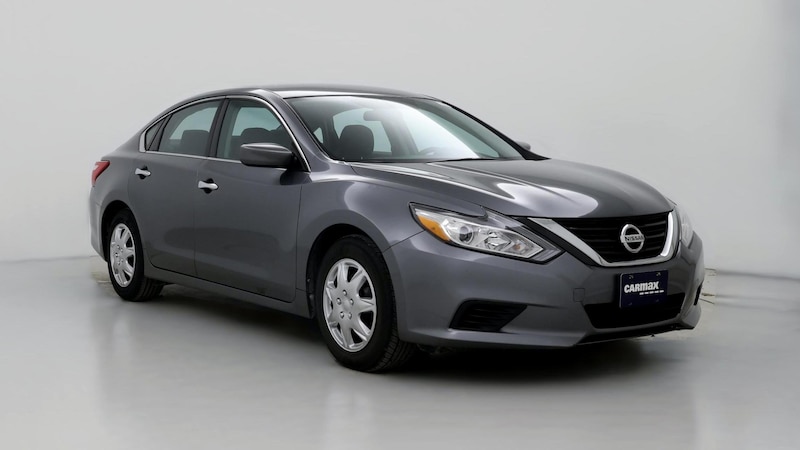 2016 Nissan Altima S Hero Image