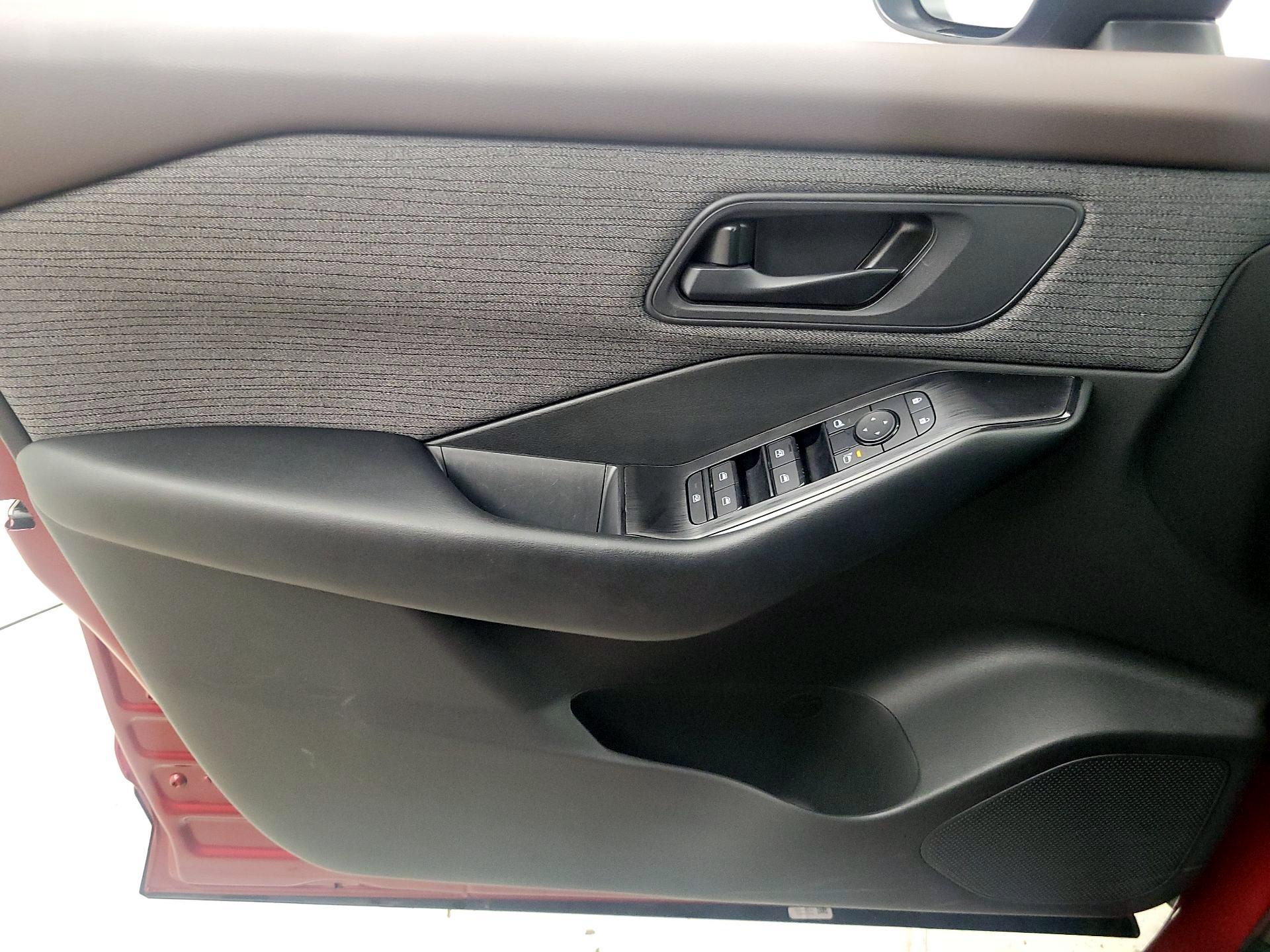 Thumbnail: 2023 Nissan Rogue - 12