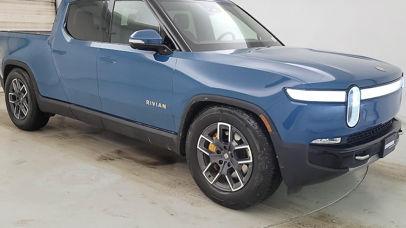 2022 Rivian R1T Adventure Hero Image