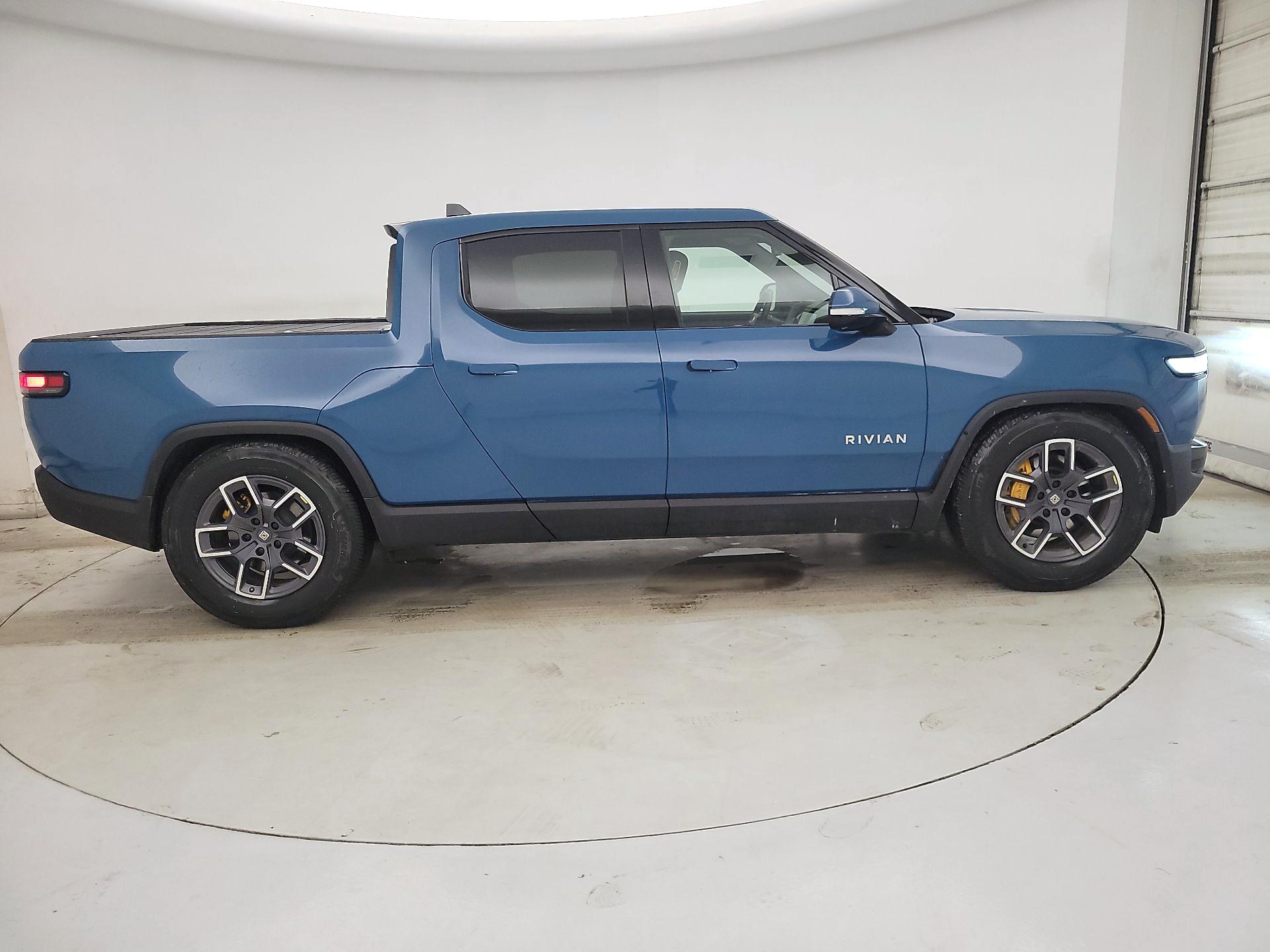 Thumbnail: 2022 Rivian R1T - 4