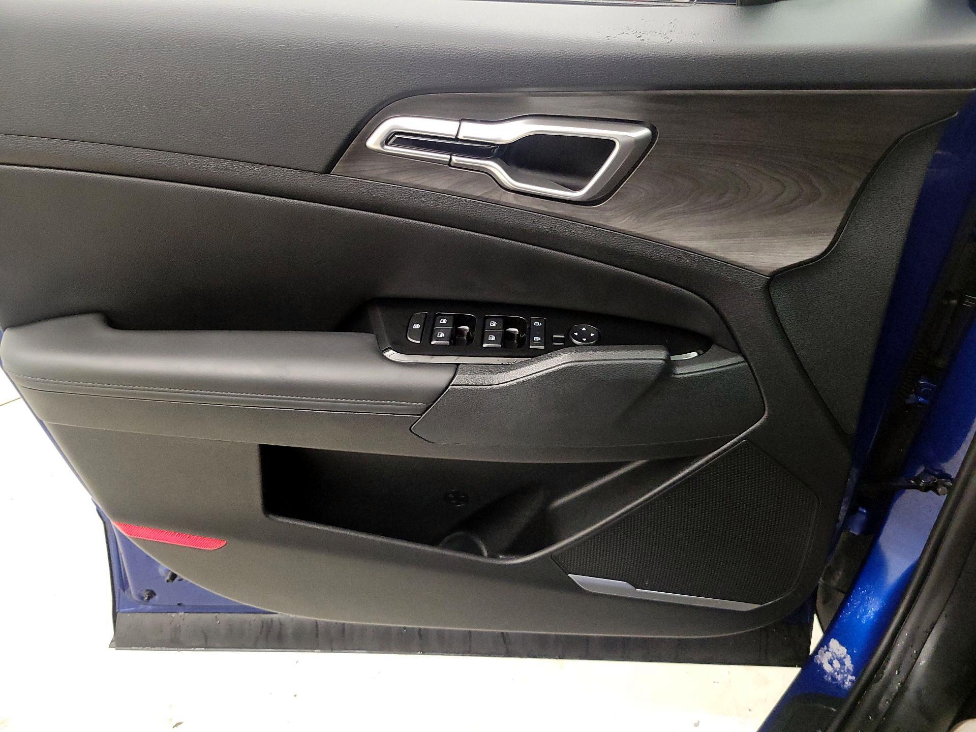 Thumbnail: 2023 Kia Sportage - 12