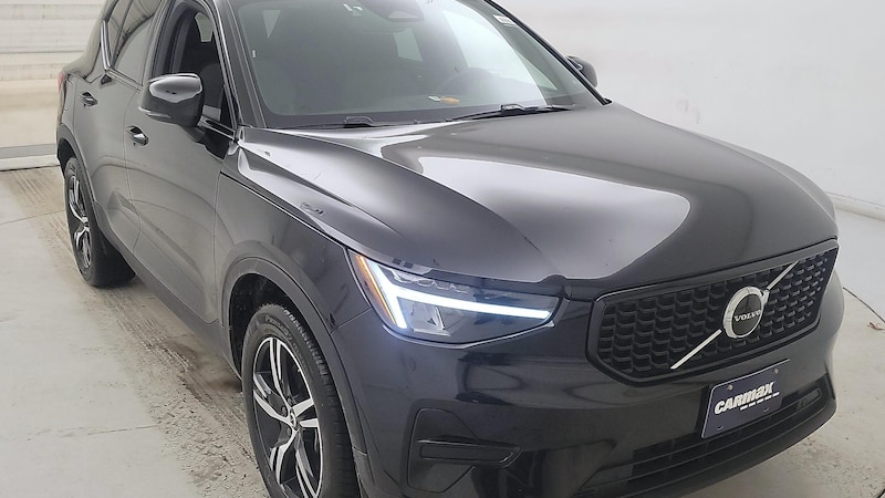 2024 Volvo XC40 B5 Core Hero Image