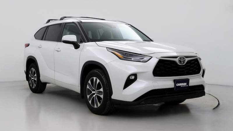 2023 Toyota Highlander XLE Hero Image