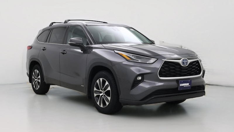 2022 Toyota Highlander XLE Hero Image