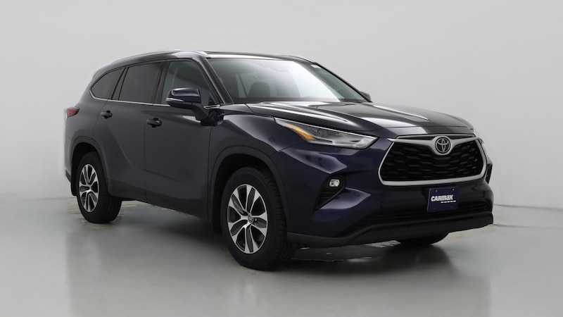 2021 Toyota Highlander XLE Hero Image