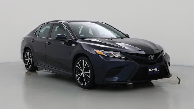 2019 Toyota Camry SE Hero Image