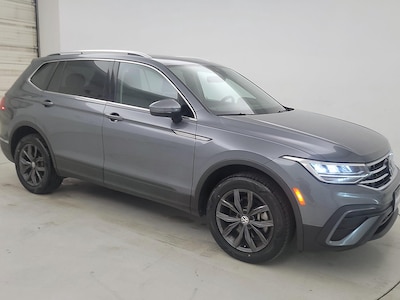 2022 Volkswagen Tiguan SE -
                Westborough, MA