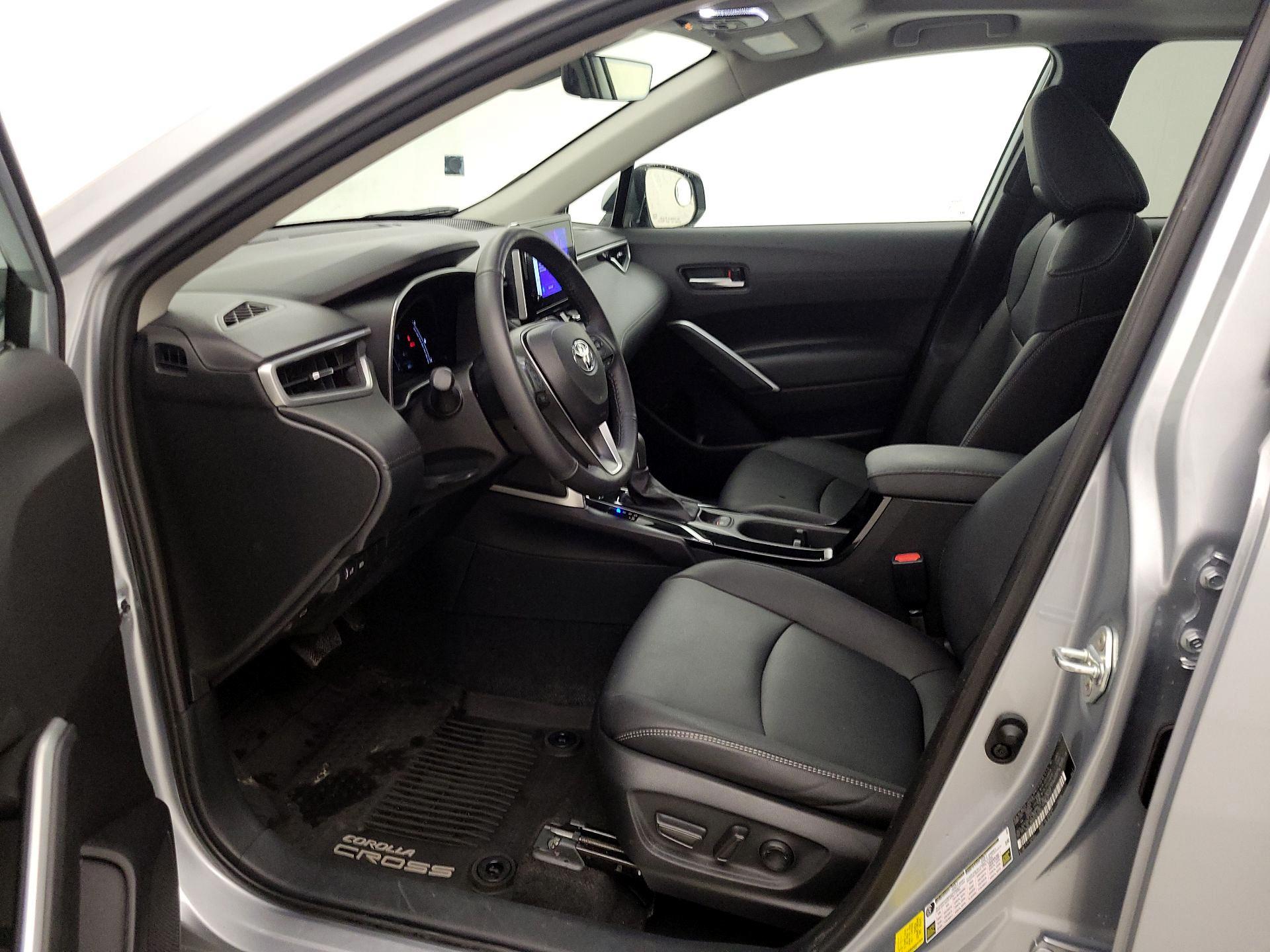 Thumbnail: 2023 Toyota Corolla Cross - 9