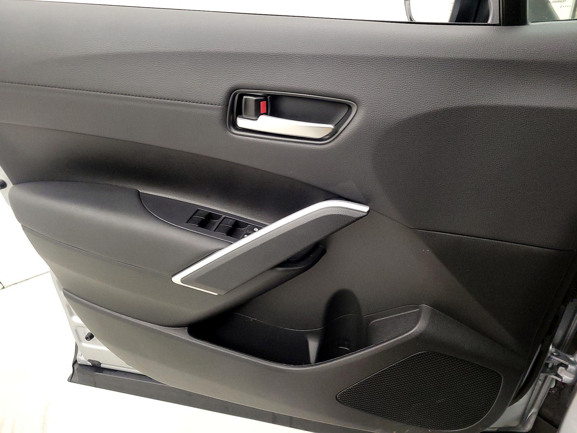 Thumbnail: 2023 Toyota Corolla Cross - 10