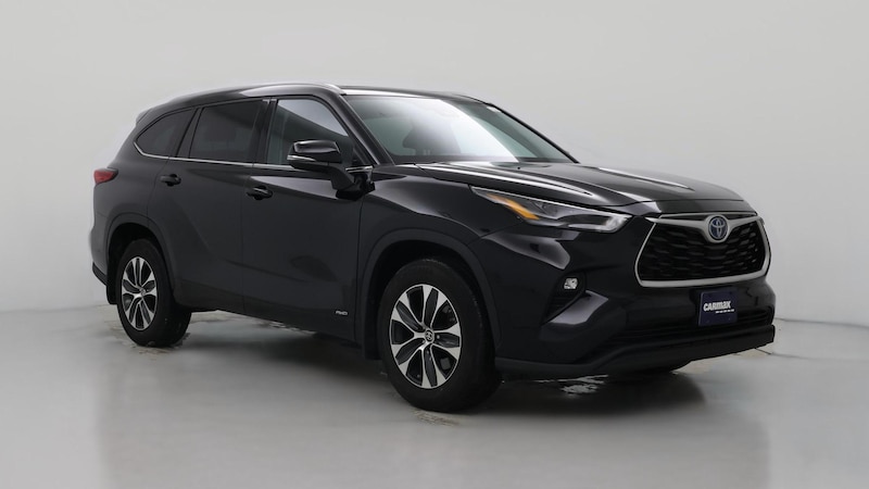 2022 Toyota Highlander XLE Hero Image