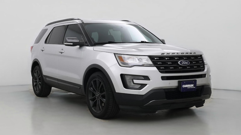 2017 Ford Explorer XLT Hero Image