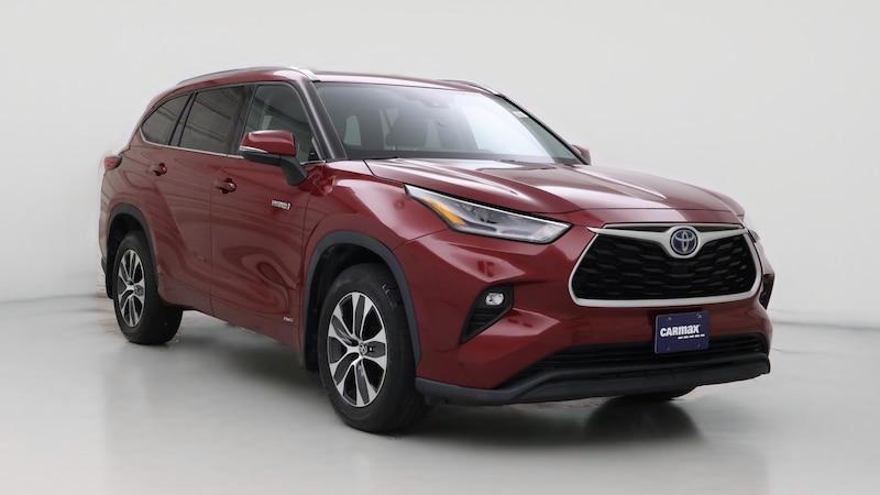 2021 Toyota Highlander XLE Hero Image