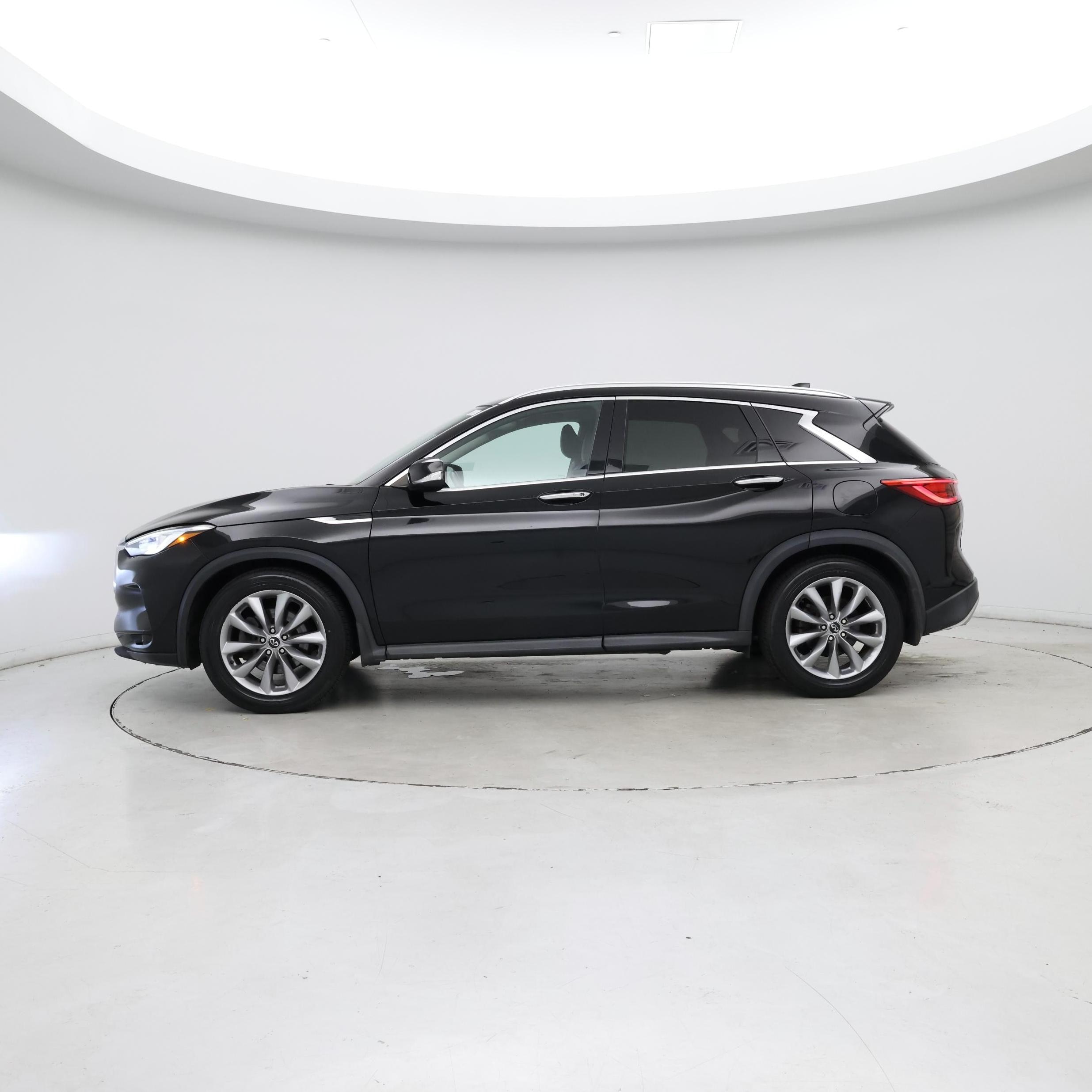 Thumbnail: 2019 INFINITI QX50 - 3